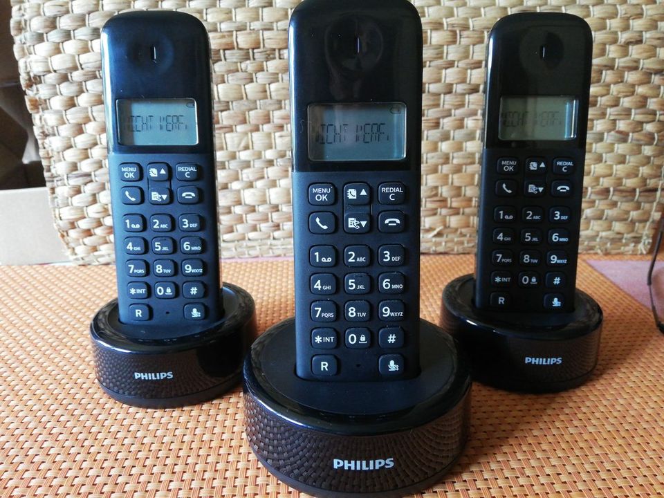 Philips DECT Telefone Model D160 mit 3 Mobilteilen in Bergisch Gladbach