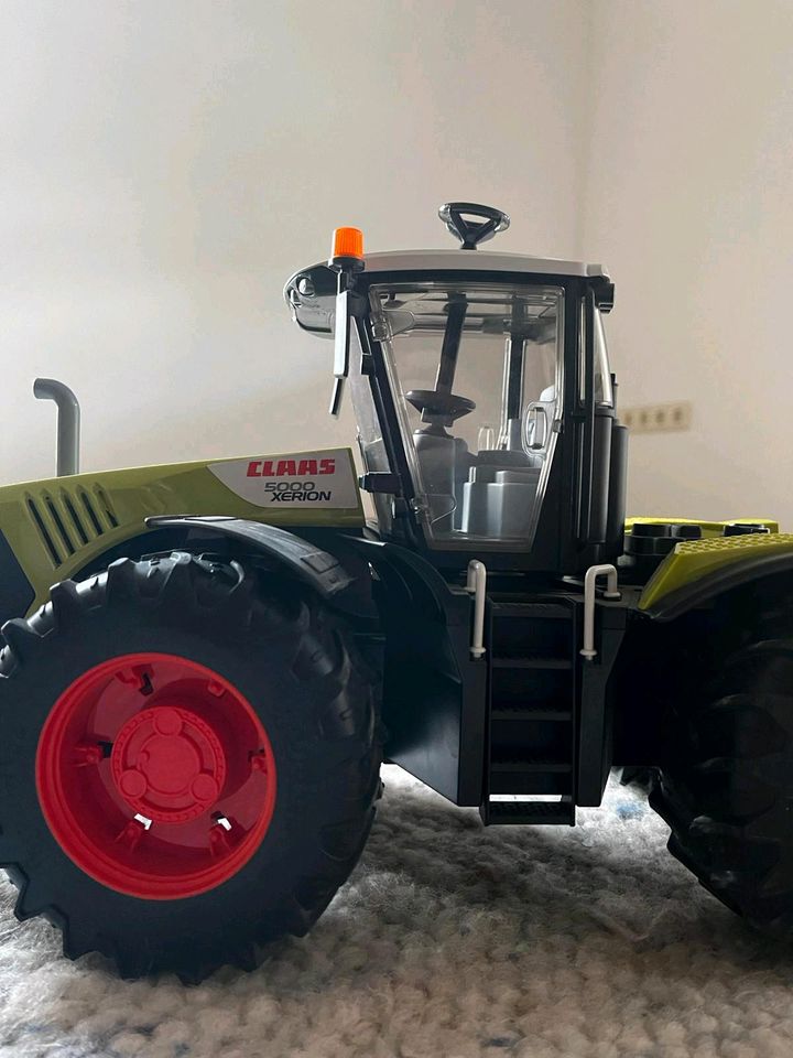 Bruder Claas Xerion 5000 Spielzeug in Oberammergau