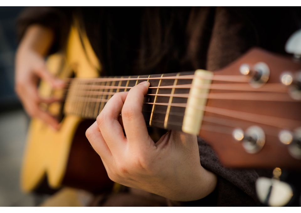 Tausch: Suche Gesangsunterricht biete Gitarrenunterricht in Kiel