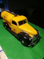 Chevrolet 1946 Tanklaster 1:18 Modell von Solido Nordrhein-Westfalen - Düren Vorschau