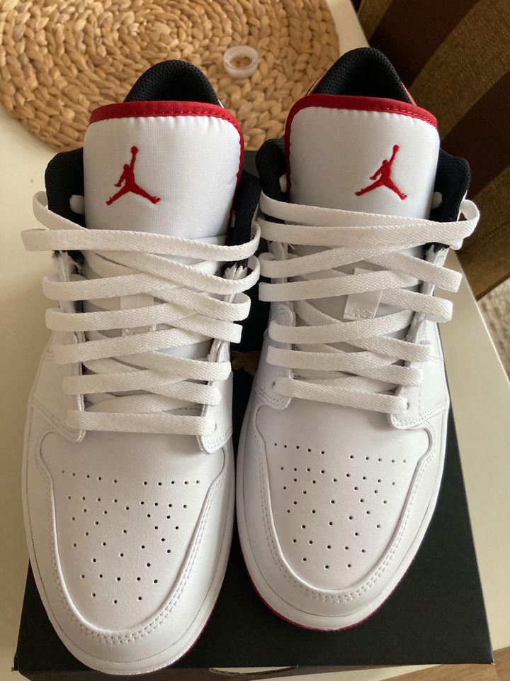 Nike Jordan 1 Low White University Red Black 44 10 Neu in Mülheim (Ruhr)