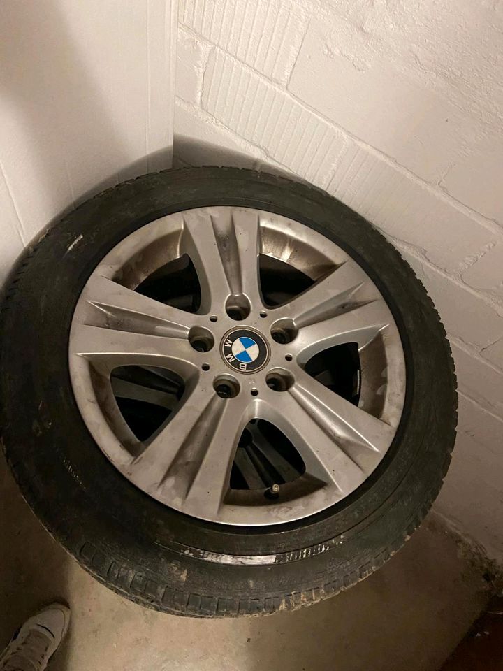 Winterreifen für ein 1er BMW in Wilhelmshaven