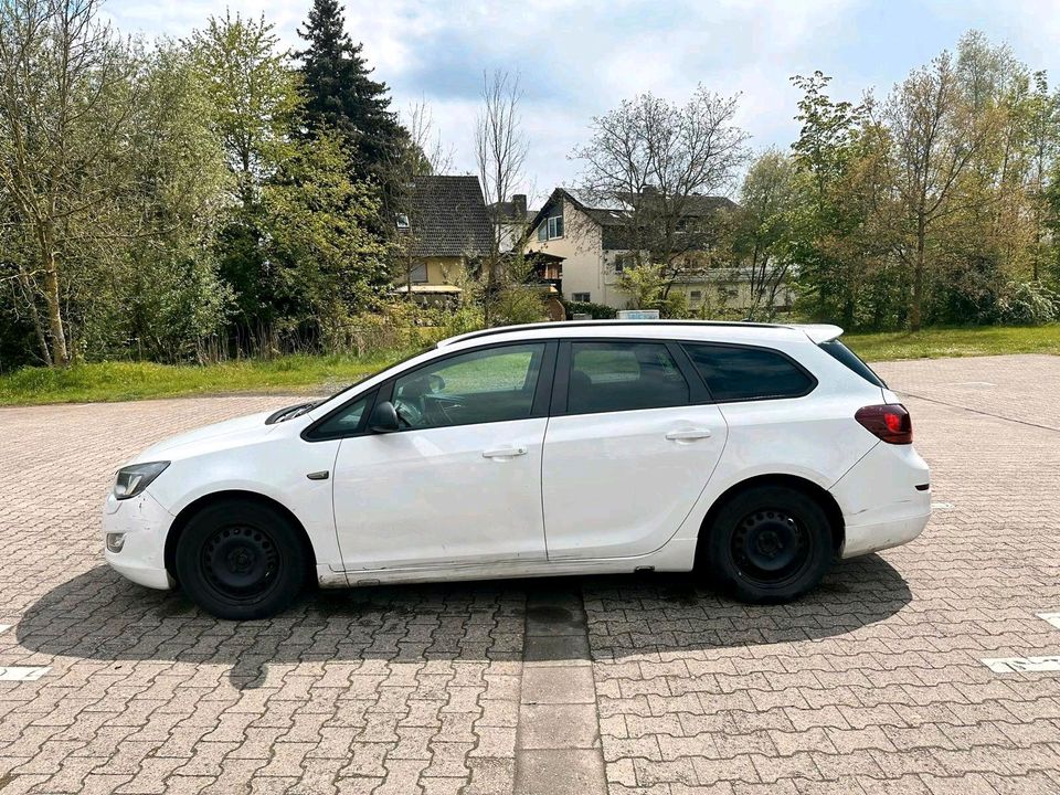 Opel Astra j Sports Tourer 2.0 CDTI. in Frankfurt am Main