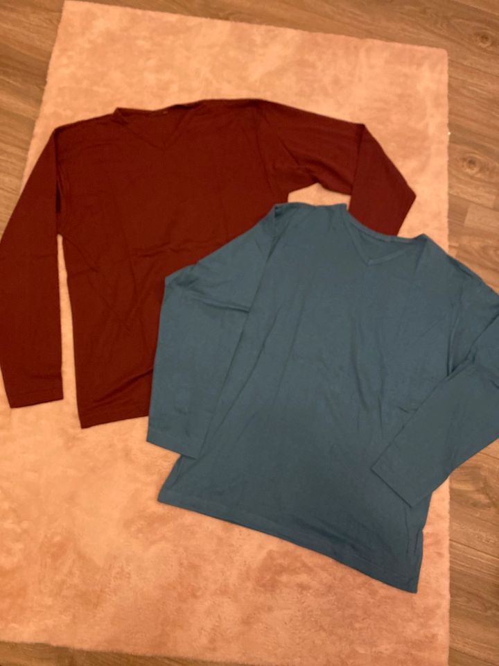 2x Sweatshirt Langarmshirt Pullover rot blau für Herren Gr. M in Nörvenich