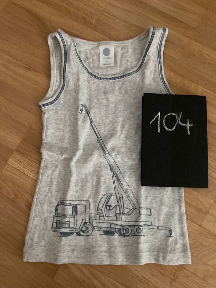 Kleidungspaket 98/104 mit T-Shirts, Longshirts, Hosen, Junge in Heidelberg