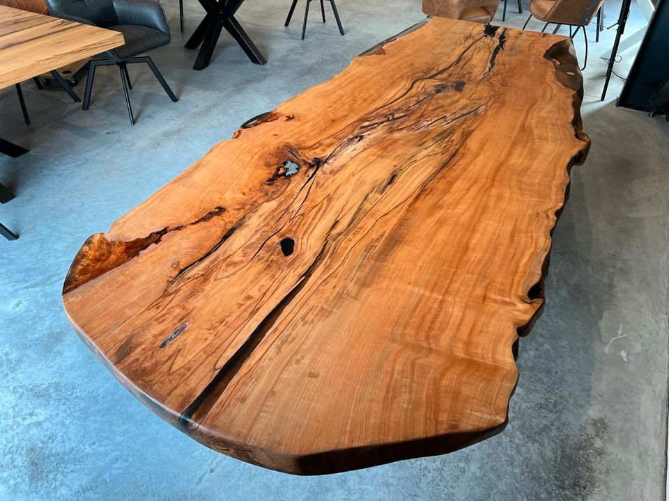 Massivholzplatte Esstisch Baumscheibe Epoxid 303×90-120×6,5 in Hannover