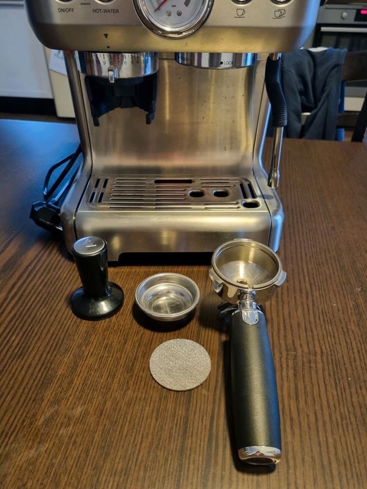 Ambiano Espresso-Maschine, integriertes Mahlwerk, 20 bar in Weingarten (Hörsel)