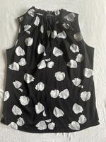 Bluse von Comma Größe 36 schwarz mit weißen Blumen Hessen - Hanau Vorschau