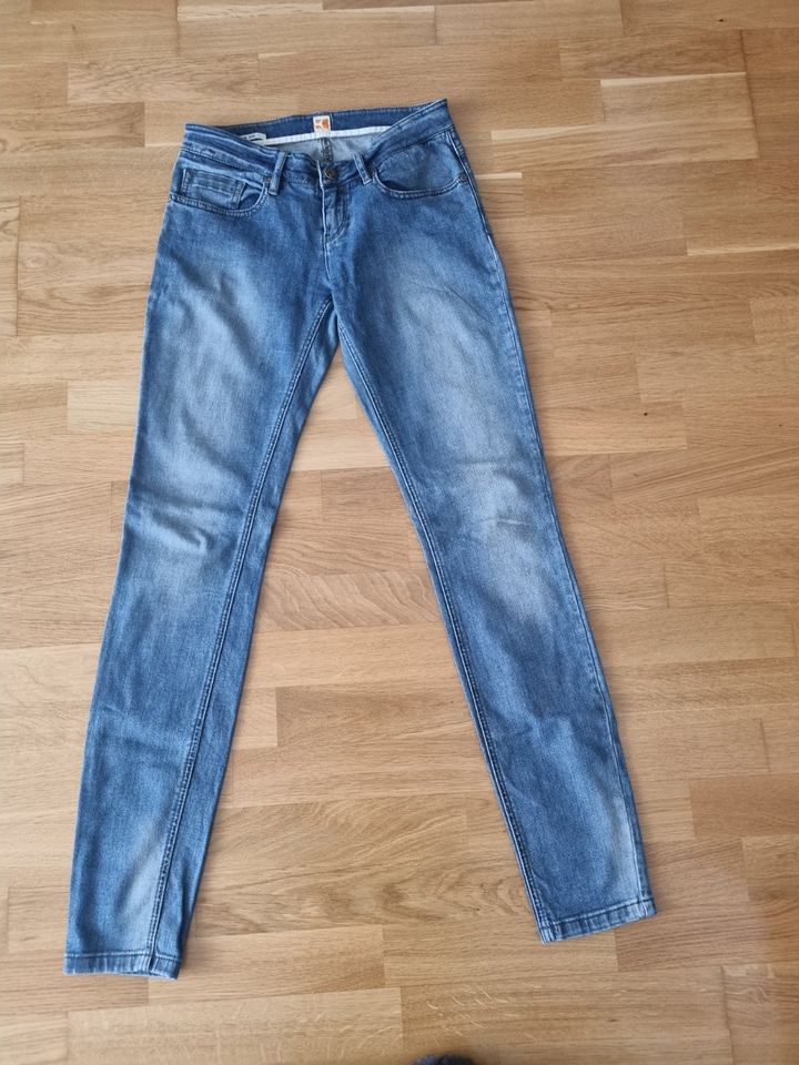 BOSS Orange Jeans Damen 28/34 Hose Slim Skinny Denim Hüftjeans Je in Frankfurt am Main