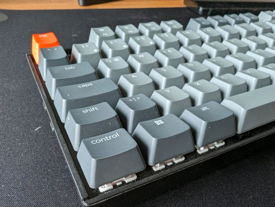 Keychron K8 Tastatur + Palm Rest in Berlin