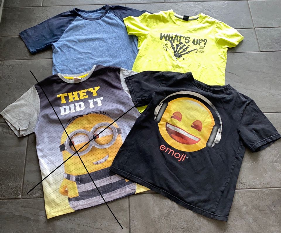 4 H&M Emoji Minions T-Shirt Shirt Gr. 146/152 in Neumünster