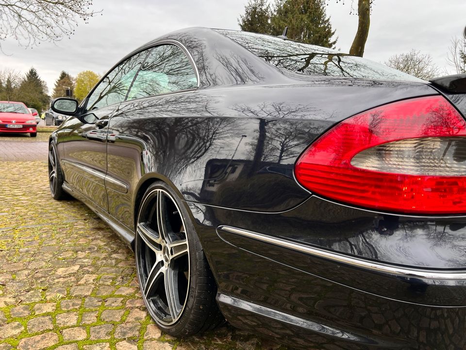 Mercedes CLK 320 CDI Coupe AMG-Paket in Höxter