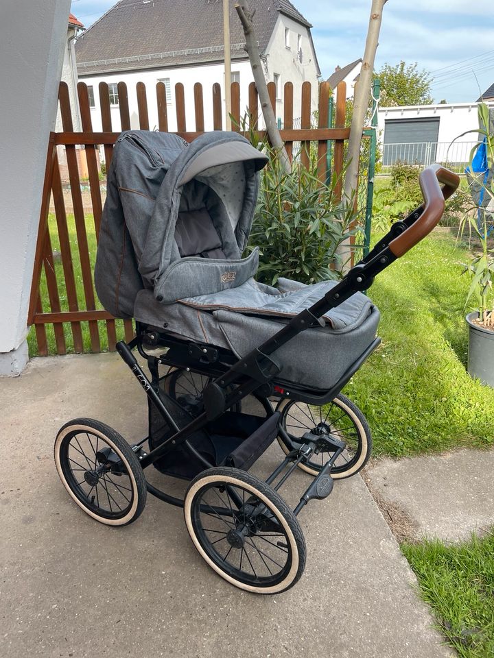 Kinderwagen von Feder mit Babyschale und Buggy Funktion in Zwenkau