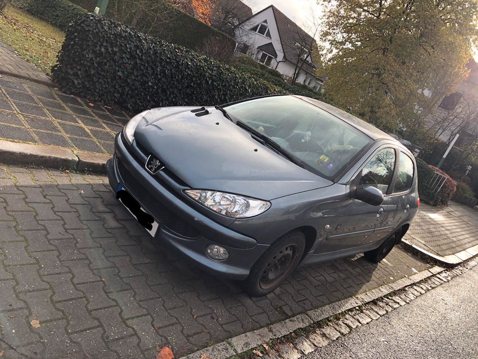 Peugeot 206 in Nürnberg (Mittelfr)