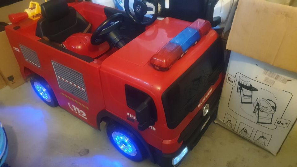 Kinder Elektroauto Feuerwehrauto Feuerwehr Wagen gebraucht in Mannheim