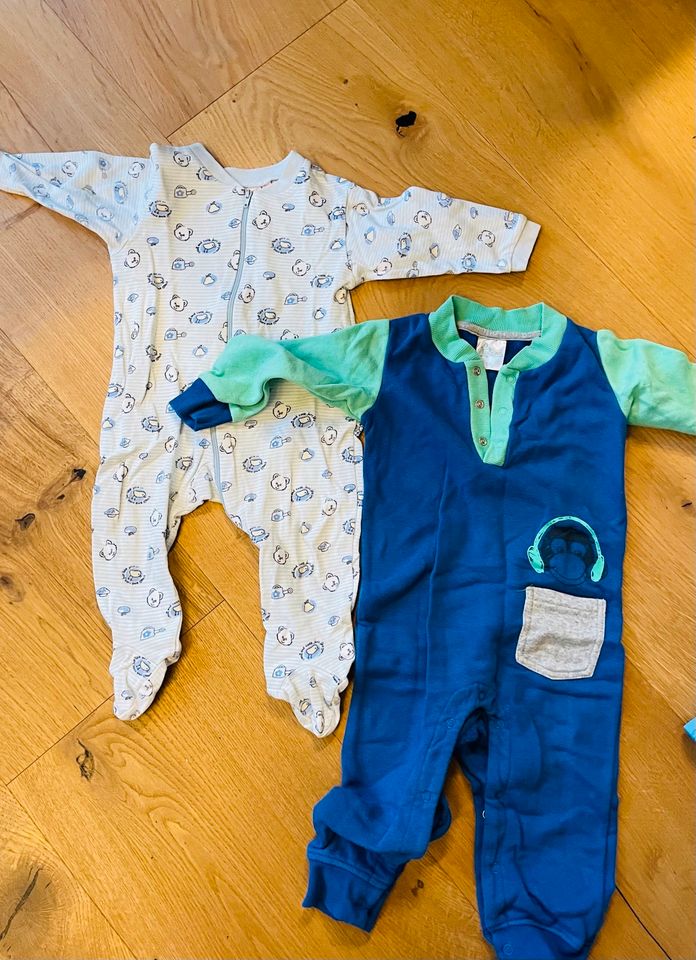 Baby Kinder Kleidung Kiste Paket Jungen 80 in Mügeln