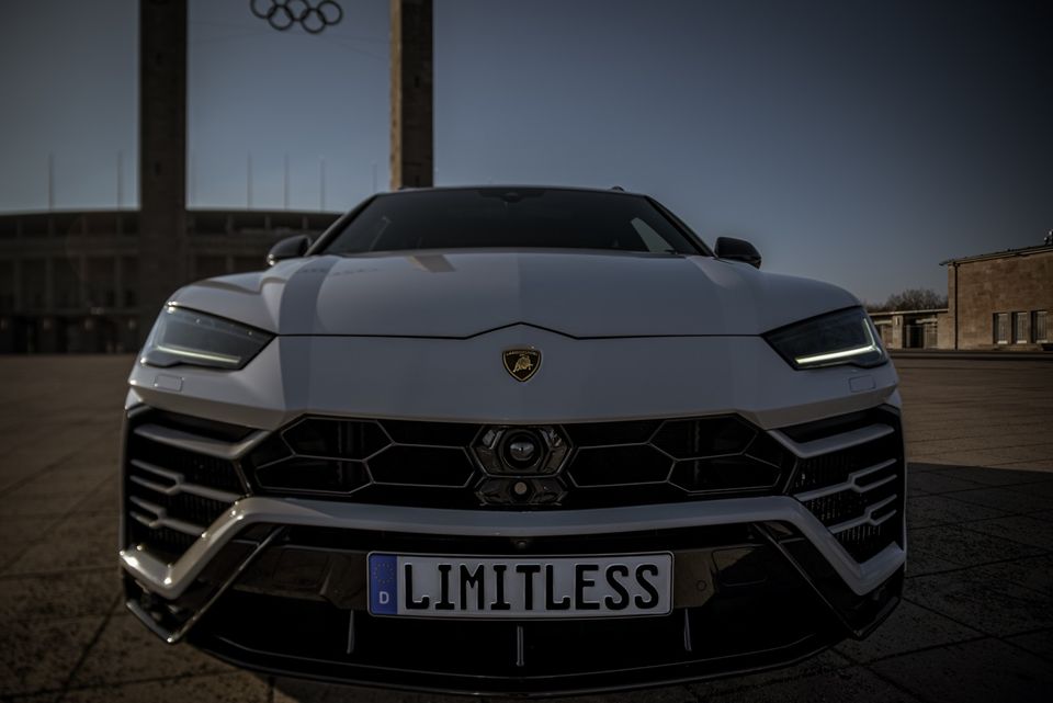 Lamborghini Urus mieten Lambo SUV Sportwagen Hochzeitsauto Exot in Berlin