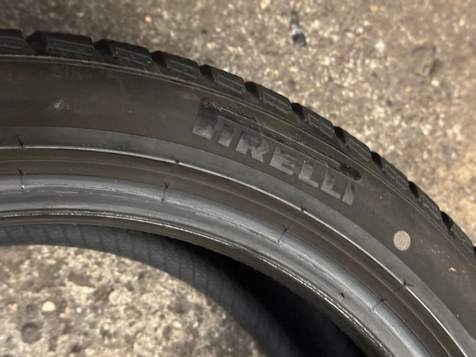 2x Winterreifen Pirelli Sottozero 3 225/45 R18 95H B66 in Kevelaer