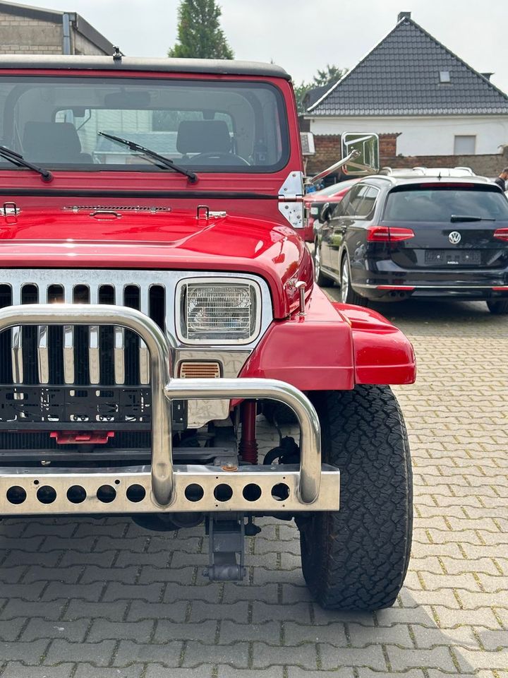 Jeep Wrangler 4,2 - 6-Zylinder - Oldtimer - TÜV NEU in Bornheim