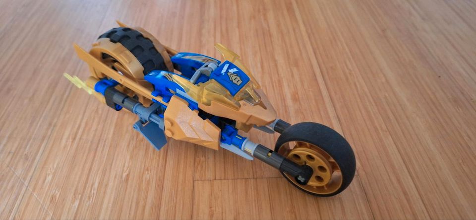 LEGO® Ninjago 71768 Jays Golddrachen-Motorrad im Top Zustand in Dresden