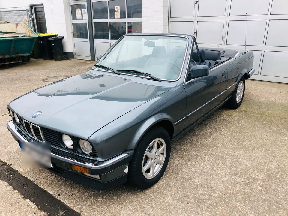 BMW E30 325i Cabrio - Chrome Modell in Overath