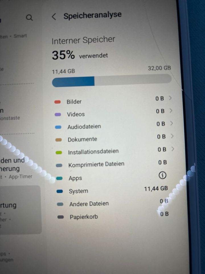 Galaxy Tab A7 Lite in Burg