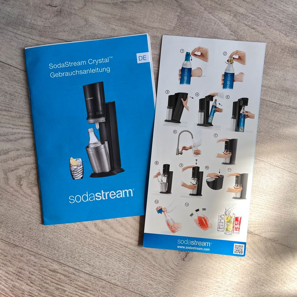 Sodastream Crystal Wassersprudler + Zubehör in Bad Emstal