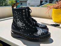 1460 Celestial moth Schnürstiefel mit Motten Stickerei (limited) Bayern - Aschaffenburg Vorschau
