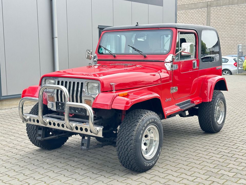 Jeep Wrangler 4,2 - 6-Zylinder - Oldtimer - TÜV NEU in Bornheim