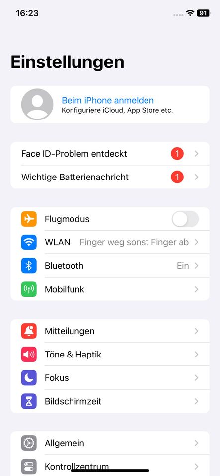 iPhone 11 Black 128GB ohne Ladegeräte in Emden