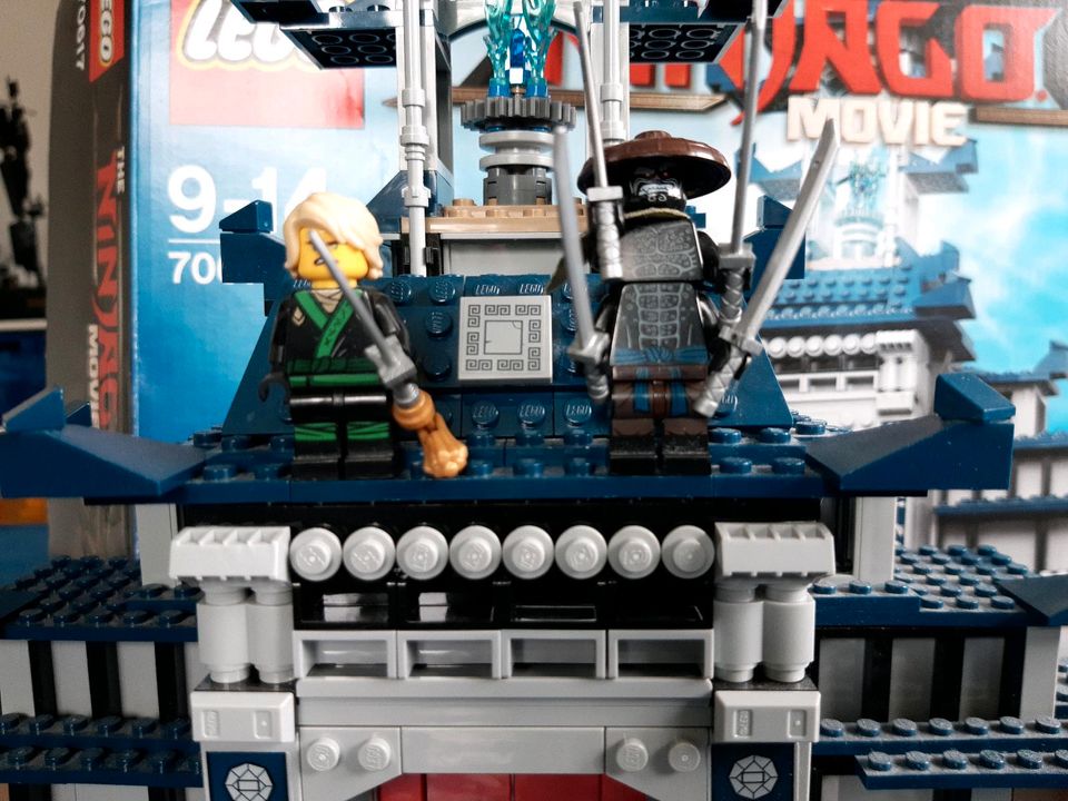 Lego Ninjago das ultimative ultimative Versteck in Sennfeld