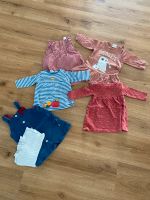 Babykleidung Mädchenkleidung Größe 74 39 Teile Baden-Württemberg - Walzbachtal Vorschau