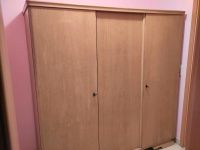 Heller Schrank aus Holz 180x180 antik Bayern - Forchheim Vorschau