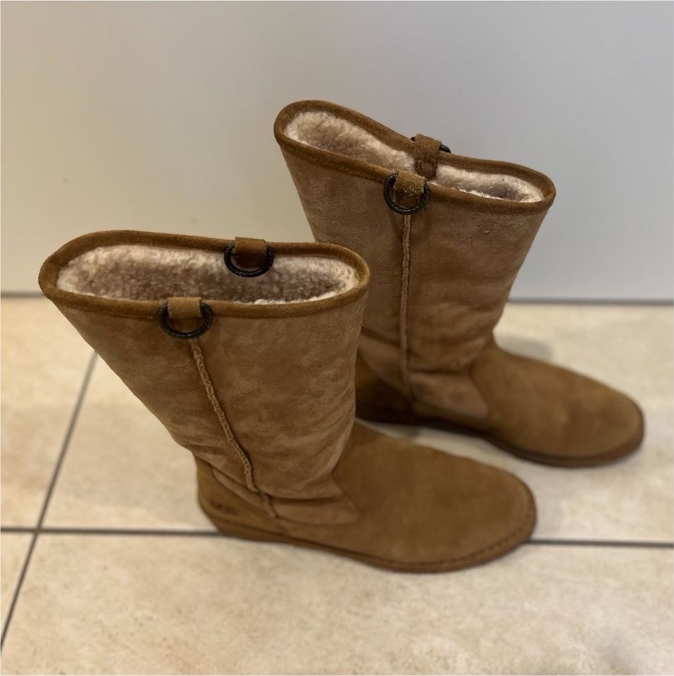 UGG Boots Stiefel Winter Schuhe Gr. 40 in Pförring