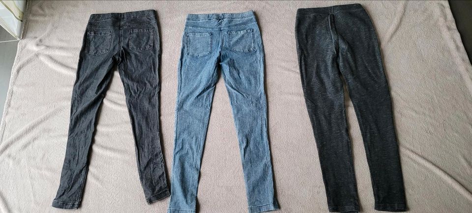 3 Mädchen Jeggins schwarz blau Jeans Jersey in Heiningen