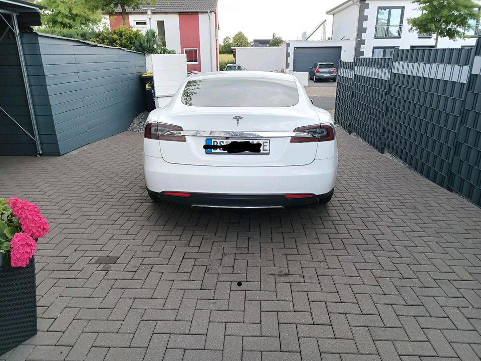 Tesla Model S 85 Free Supercharger SUC SC01 Premium in Braunschweig