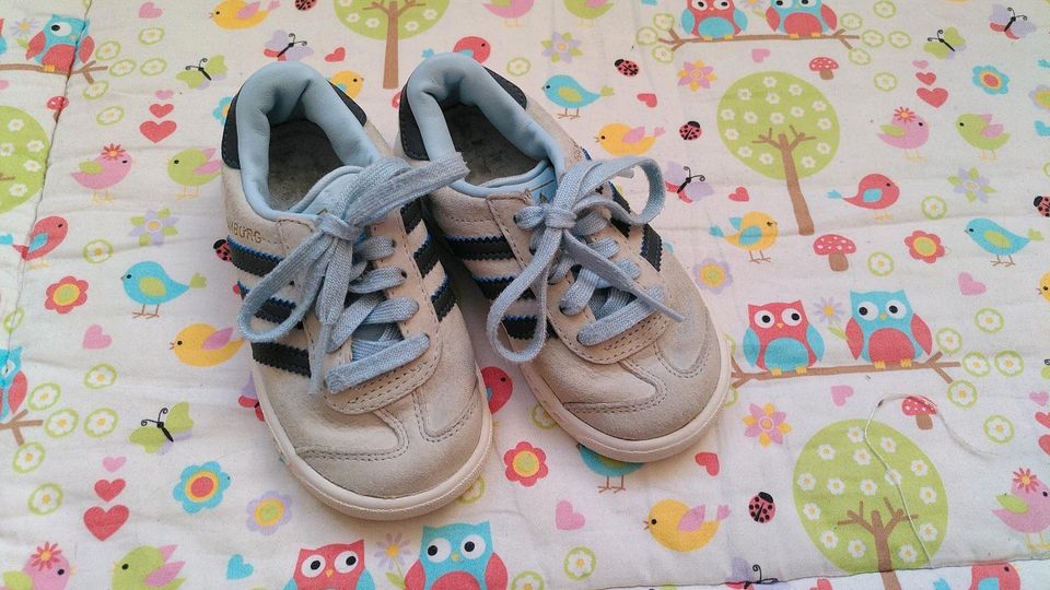 Adidas Kinder Schuh Gr. 22 in Reutlingen