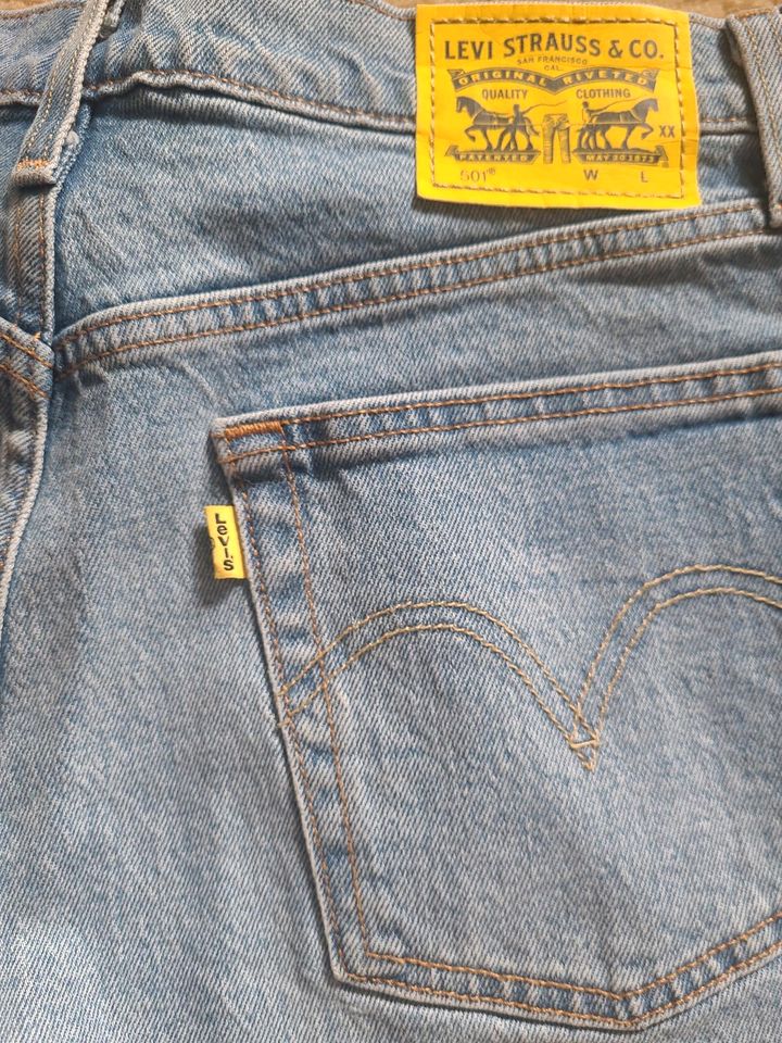 Shorts von Levis W27 in Blankenheim