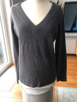 H&M Pullover mit V-Ausschnitt grau Gr. M Hessen - Hanau Vorschau