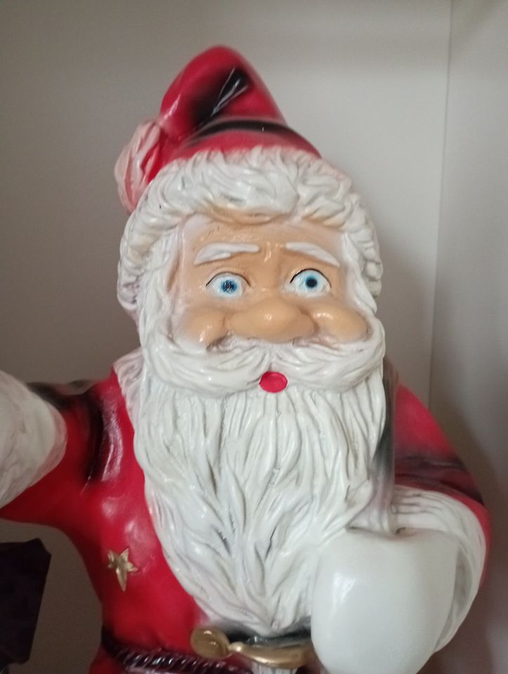 Deko-Figur Weihnachten Weihnachtsmann Nikolaus mit Laterne in Braunschweig