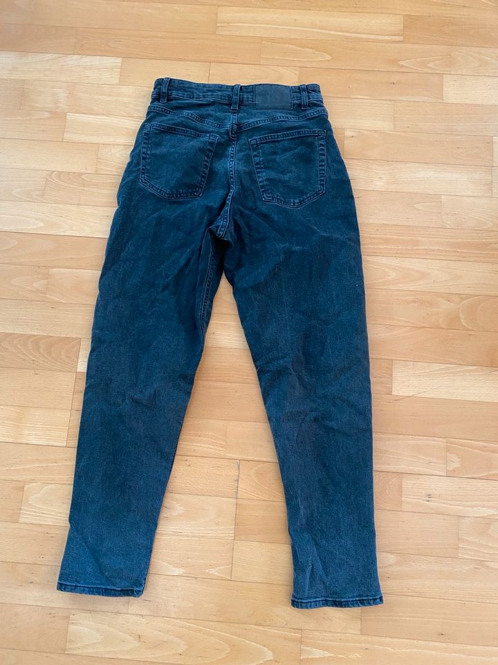 H & M Jeans, high waist, schwarz, Gr. 38 in Ertingen