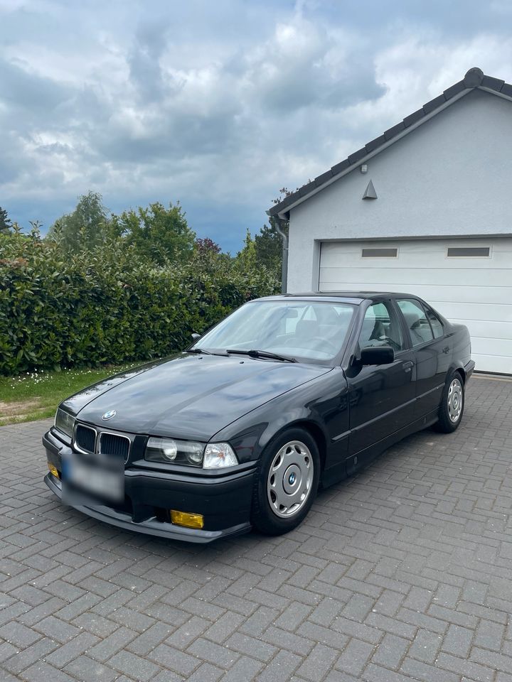 BMW e36 318i Limo /TÜV 11/24 in Diekholzen
