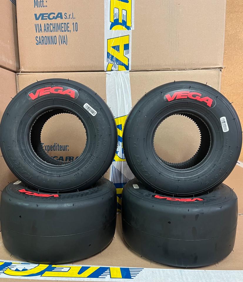 Kartreifen Vega rot M1 Mini/Bambini 10x4.00-5“/11x5.00-5“ CIK in Rheinfelden (Baden)