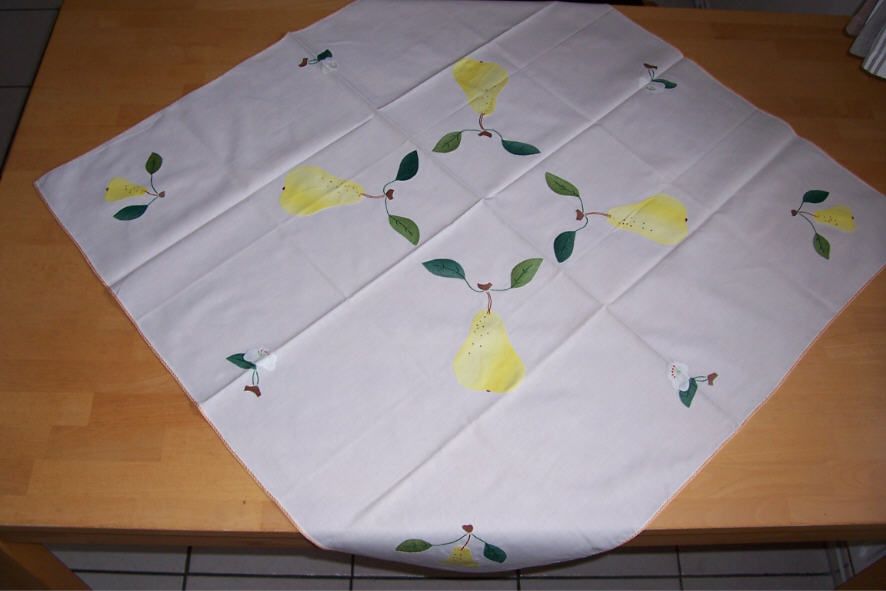 Tischdecke mit Birnen und Blumen 84 cm x 80 cm * NEU in Adendorf