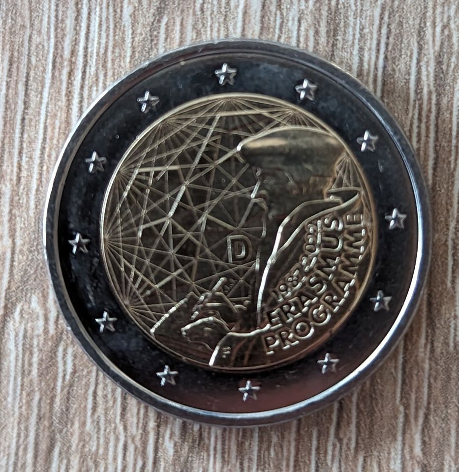Verschiedene 2€ Münzen in Ottersweier
