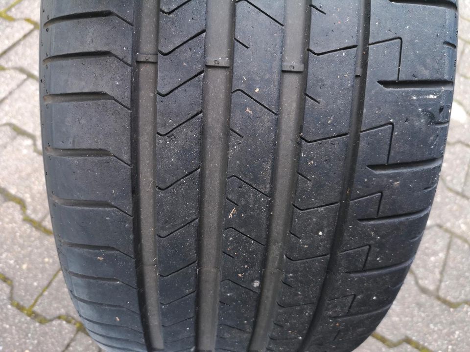 275/35 19 Pirelli PZero PZ4 BMW sehr gutes Profil in Talheim Neckar