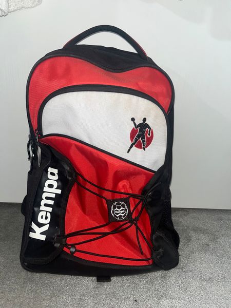 Handball Rucksack mit Ballnetz, Marke Kempa, rot/schwarz in Bayern - Amberg  | eBay Kleinanzeigen ist jetzt Kleinanzeigen