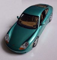 Porsche 911 Carrera Coupe (996) - metallicgrün - 1:18 UT Models Nordrhein-Westfalen - Gelsenkirchen Vorschau