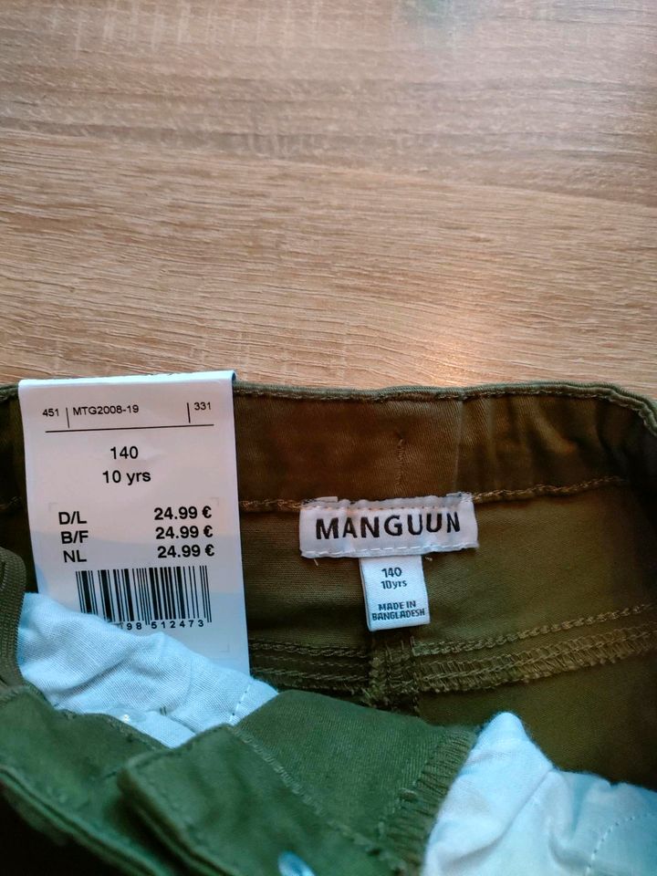 Manguun Hose in Khaki Grün Gr. 140 NEU in Willich