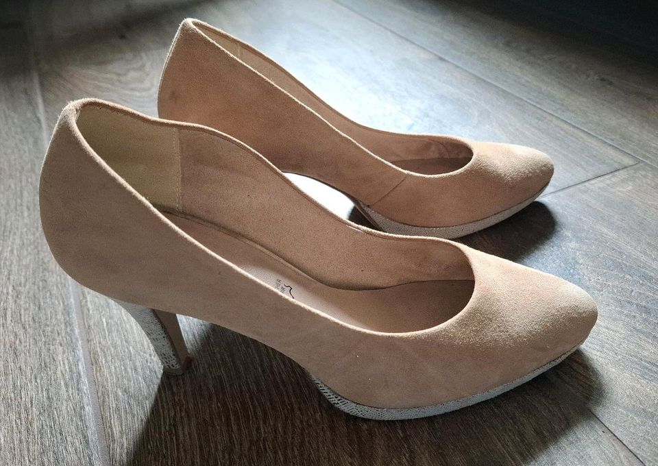 Tamaris Pumps,Gr. 38,beige/Glitzer,echt Leder,guter Zustand in Leipzig